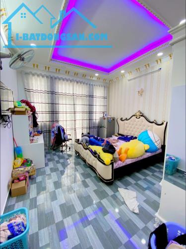 Ở NGAY! Bán Nhà 5 Tầng Cực Đẹp CMT8, 42m2, 7 Tỷ TL