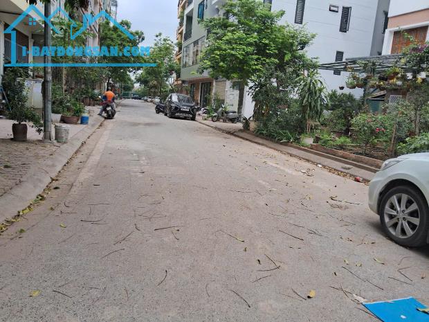 SIÊU PHẨM PHỐ CỔ LINH LONG BIÊN - THANG MÁY - FULL NỘI THẤT CAO CẤP - VỈA HÈ RỘNG - Ô TÔ T - 1