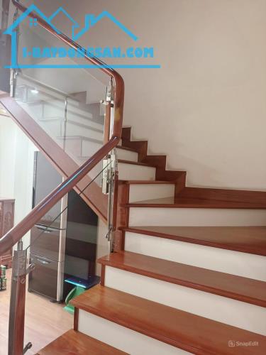 Giá 25 triệu/tháng. Cho thuê nhà nguyên căn mặt tiền Nguyễn Ái Quốc, nhà 3L 2MT trước sau.