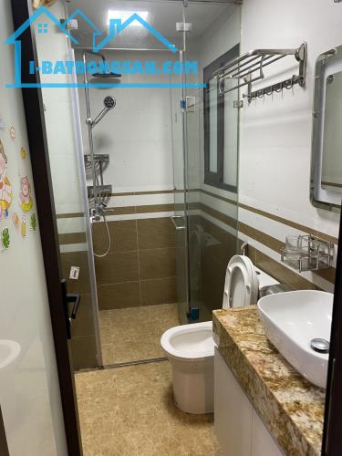 Cho thuê Căn Apartment tại ngõ 193 Trích Sài. Ban công rộng thoáng View hồ Tây. Chỉ 6.5tr - 4