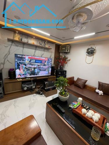 NHÀ MỚI ĐẸP NGÕ RỘNG FULL NỘI THẤT  Nguyễn Văn Cừ 43m2,5 tầng mặt tiền 3.5m, 8 tỷ Long - 1