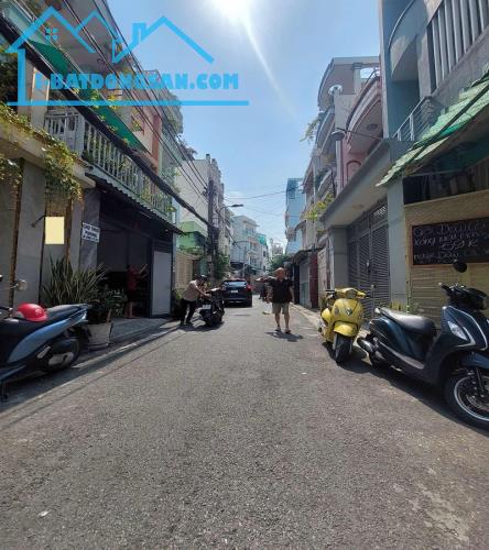Bán nhà HXH Út Tịch, P4, Tân Bình, 81m2, 3 tầng, giá rẻ , sổ A4 - 4