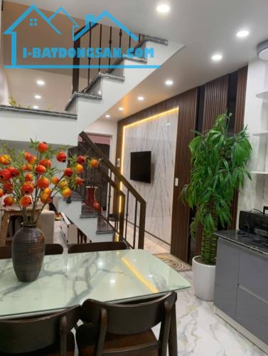 Bán nhà Phương Lưu, Vạn Mỹ, Ngô Quyền, Hải Phòng. 3 tầng, 30m2, 2,3 tỷ. Ngang 4m, d2tb - 3