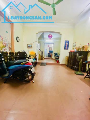 Bán nhà khu Trần Khát Chân, Phố Huế - ÔTÔ ĐỖ CỬA - 75 m2 x 4 tầng - Sổ đỏ đẹp, nở hậu - 3