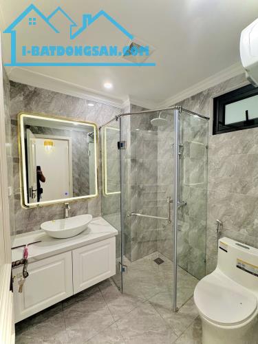 Cần bán nhà mặt phố Yên Lạc 45m x 5 tầng thang máy , oto đỗ cửa , ngõ thông thoáng 2 đầu - 3