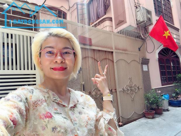 BÁN CHDV 6 TẦNG - NGANG LỚN 8M * 10M - ĐƯỜNG LÊ THÁNH TÔN, BÊN NGHÉ, QUẬN 1