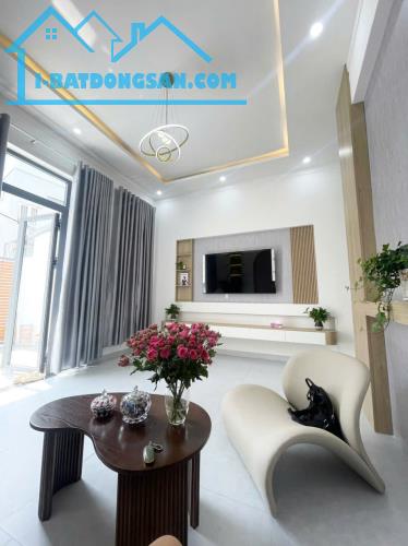 NHÀ MỚI FULL NỘI THẤT – TRUNG TÂM PHỐ – HẺM 108 Y NUÊ, EA TAM – CHỈ 2 TỶ 450 TRIỆU - 3