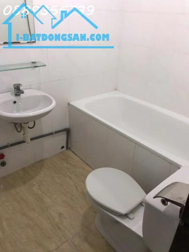 BÁN Nhà Nguyen Dinh Chieu, F4, Q3, HXH, 3 x 10m, 1 Trệt + 4 Lầu, nó hậu, 3 WC, 3 PN, rất - 4