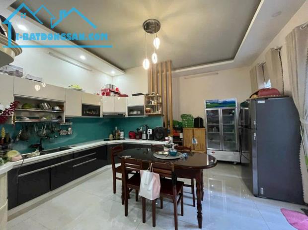 Siêu ngộp.. Giá 9,5 tỷ. Bán biệt thự kdc Đinh Thuận, P. Tân Hiệp, Biên Hoà. 10x16,5m.