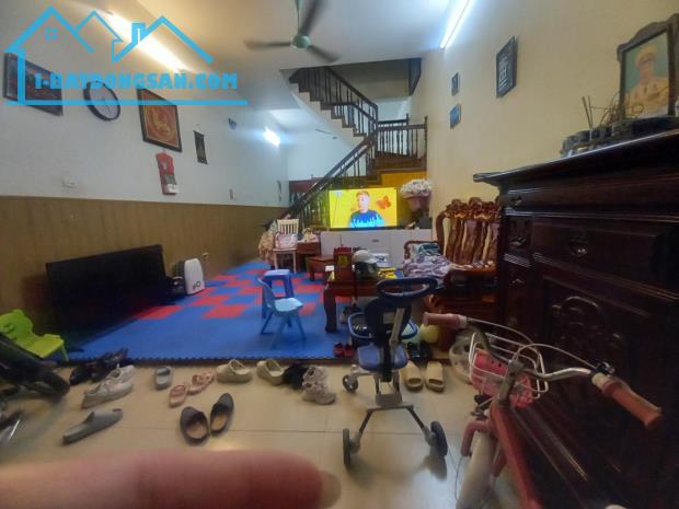 Bán Nhà Phố Hoa Bằng, Nhà Dân Xây Cực Tâm Huyết, Ngõ Oto, Diện Tích 52m, Giá 9 Tỷ