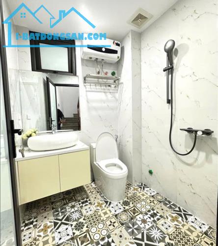 HOT!!! NHÀ TẬP THỂ KHU B NGHĨA TÂN – TẦNG 4 – 65M- 2 NGỦ - 2 VỆ SINH – GIÁ 3 TỶ 900 - 2