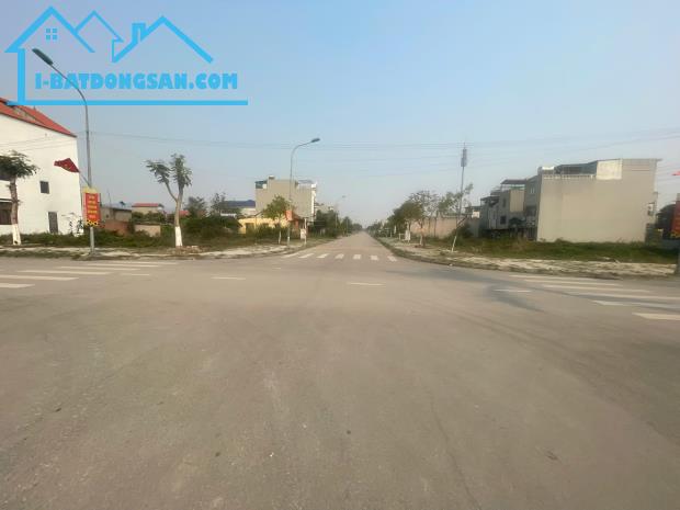 Đất thổ cư tại KĐT Kim Sơn , Đông Triều , Quảng Ninh có diện tích 300m2 với mặt tiền rộng