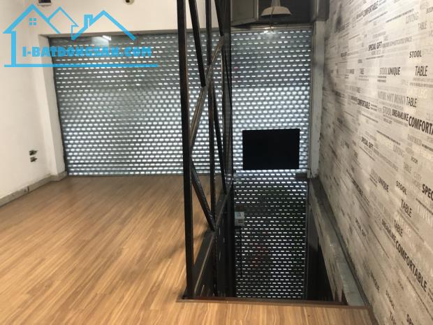 Bán nhà mặt phố Kim Mã giá tốt, DT 32m2, 5 tầng, cơ bản, tiện ích đầy đủ, sổ đỏ cất két - 1