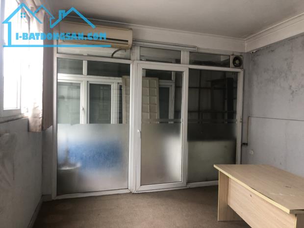 Bán nhà mặt phố Kim Mã giá tốt, DT 32m2, 5 tầng, cơ bản, tiện ích đầy đủ, sổ đỏ cất két - 4