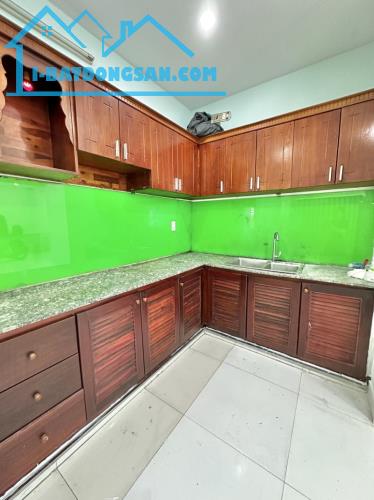 Bán nhà mặt phố Nguyễn Ngọc Lộc, Q.10, Diện Tích Khủng 80m², 7.9 tỷ