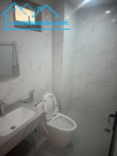 Nhà An Dương 6 tầng - Có thang máy - Hai mặt thoáng - Sổ đỏ vuông đẹp 47m2 - 4