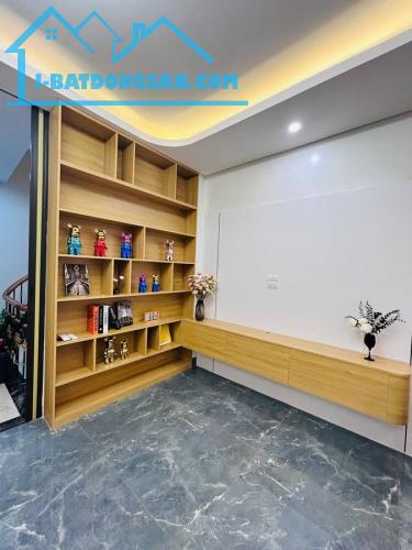 Bán Nhà | Tại Cổ Linh Long Biên | 6Tầng Không Gian Rộng | Vị Trí Tiềm Năng Sinh Lời | 6Tỷ - 3