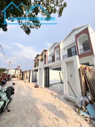 CHUYỂN CÔNG TÁC XA EM CẦN BÁN LẠI NHÀ 2 LẦU SHR CHỈ 700TR SỞ HỮU NGAY