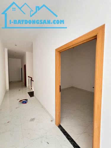 CHUYỂN CÔNG TÁC XA EM CẦN BÁN LẠI NHÀ 2 LẦU SHR CHỈ 700TR SỞ HỮU NGAY - 4