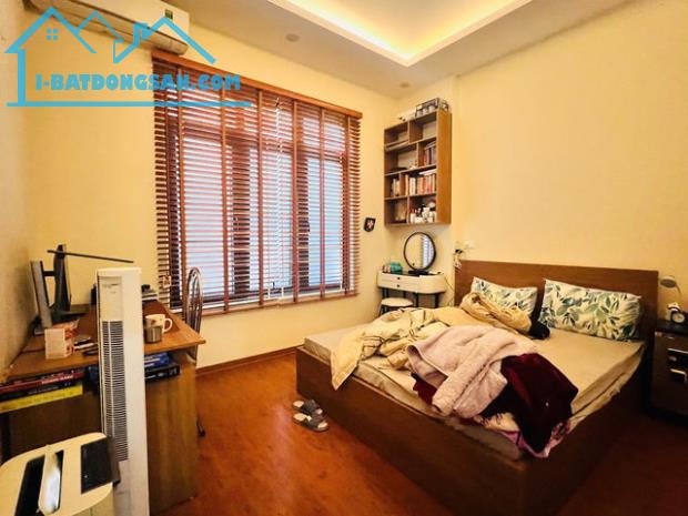 Bán nhà đẹp đường Nguyễn Khang, Cầu Giấy, DT 41 m2, 4 Tầng, MT 4m, Giá 9,6 tỷ - 2