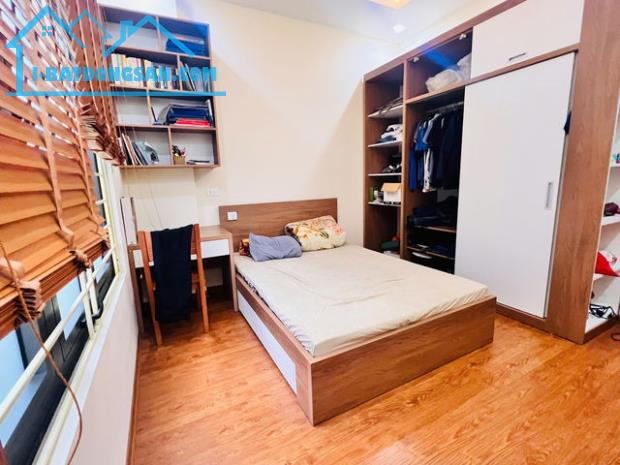 Bán nhà đẹp đường Nguyễn Khang, Cầu Giấy, DT 41 m2, 4 Tầng, MT 4m, Giá 9,6 tỷ - 3