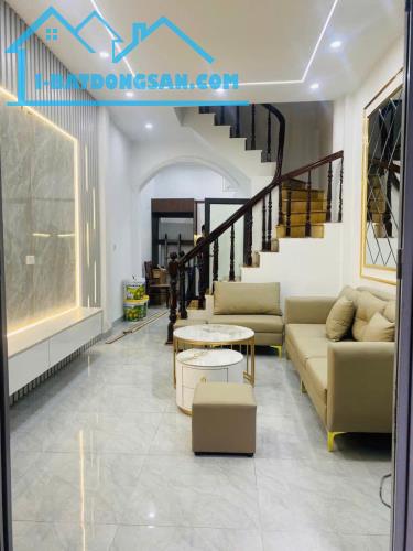 ĐẤT VÀNG PHÁO ĐÀI LÁNG - TRUNG TÂM ĐỐNG ĐA - BA BƯỚC RA ĐƯỜNG LÁNG 31M 4 TẦNG CHỈ 7.5 TỶ