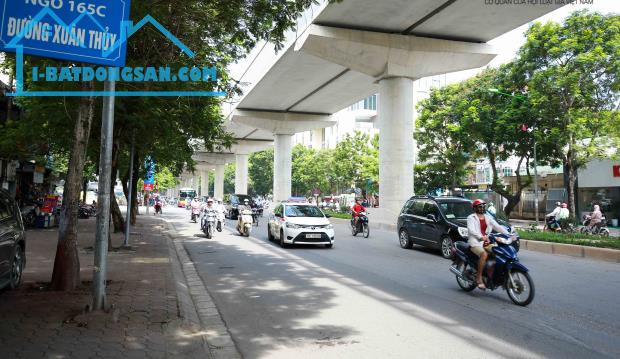 CHÍNH CHỦ GỬI BÁN - NHÀ PHỐ XUÂN THỦY - NHÀ ĐẸP - DIỆN TÍCH RỘNG - Ở SƯỚNG