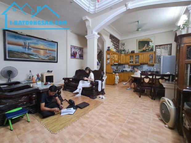 CHÍNH CHỦ GỬI BÁN - NHÀ PHỐ XUÂN THỦY - NHÀ ĐẸP - DIỆN TÍCH RỘNG - Ở SƯỚNG - 1