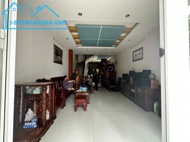 NGAY CỔNG VẠN PHÚC CITY, 4 TẦNG NỘI THẤT CAO CẤP ÔTÔ VÀO NHÀ 8,6X25 CHỈ 28 TỶ. - 4