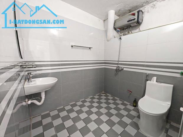 Cho thuê nhà Tập thể tầng 1 Nguyễn Trãi 70m2, tầng 1, 8.5 triệu - 4
