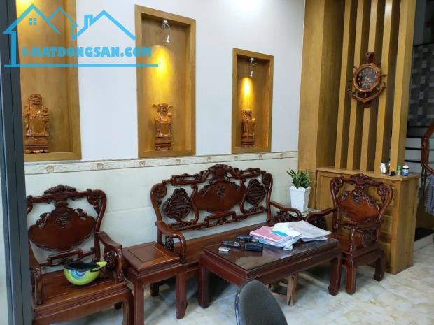 Chính chủ bán nhà 4 tầng đẹp Đỗ Xuân Hợp, gần Xa Lộ Hà Nội, sổ riêng, giá tốt, ở ngay 4pn