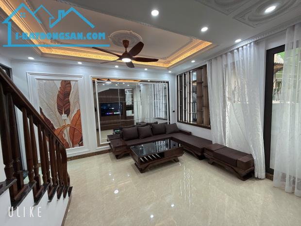 SIÊU PHẨM NHÀ ĐẸP CẦU GIẤY – HÀ NỘI
34m² x 6 TẦNG – FULL NỘI THẤT – NGÕ RỘNG 5M RA Ô TÔ