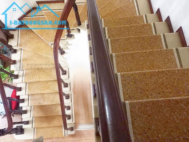 Cần tiền bán nhà 44m² x 4 tầng chắc chắn, mặt tiền 3.7m Lạc Long Quân, phường Nghĩa Đô, - 3