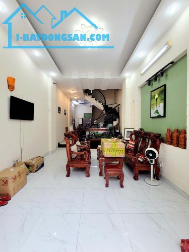 Nhà đẹp mới xây 5PN, Ngay Phạm Văn Đồng, sát Bình Thạnh – Chỉ 6 tỷ hơn