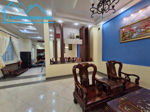 MẶT TIỀN CẠNH ĐH NGÂN HÀNG LINH CHIỂU - 234m2 - 3 TẦNG - 2