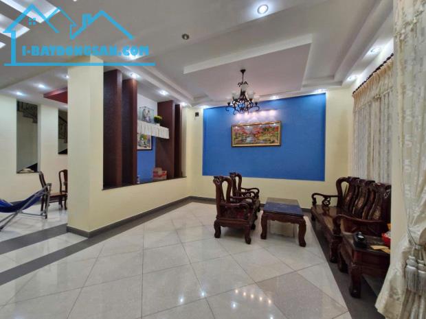 MẶT TIỀN CẠNH ĐH NGÂN HÀNG LINH CHIỂU - 234m2 - 3 TẦNG