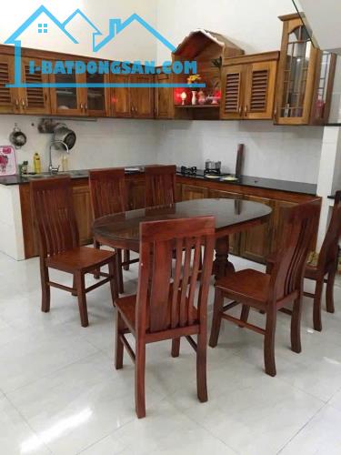 CHÍNH CHỦ BÁN GẤP NHÀ  MẶT TIỀN 2 LẦU GIÁ 1TỶ270TRIỆU - NGAY SAU LƯNG CHỢ BÌNH CHÁNH ĐANG - 3
