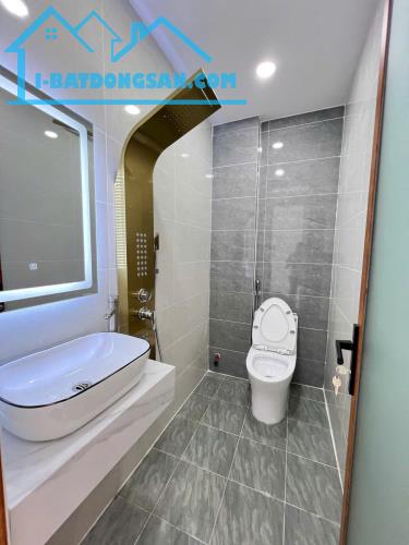 CHÍNH CHỦ BÁN GẤP NHÀ  MẶT TIỀN 2 LẦU GIÁ 1TỶ270TRIỆU - NGAY SAU LƯNG CHỢ BÌNH CHÁNH ĐANG - 5