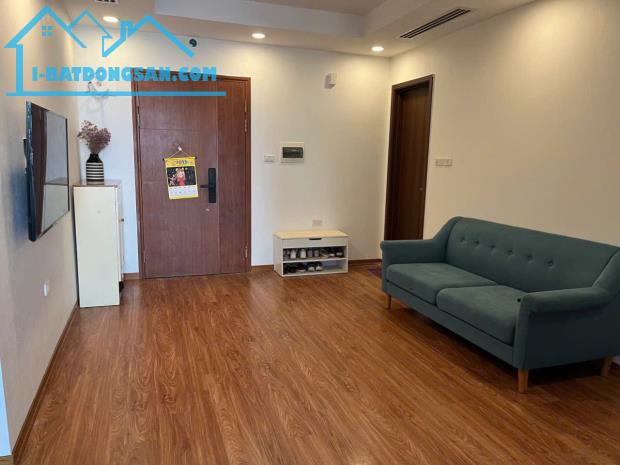Bán chung cư Hà Nội Center Point ngã tư Hoàng Đạo Thúy 81m 3PN ban công ĐN có lốt ô tô - 1