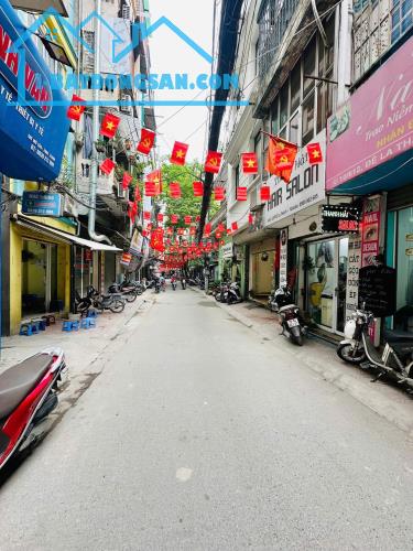 ĐÊ LA THÀNH - 20M - 3 TẦNG - MT 2.5M - 3.68 TỶ