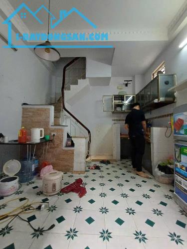 Cho thuê nhà nguyên căn ngõ 79, 8/3 Hai Bà Trưng, 5 tầng x 20m2, 2 ngủ, 8 Triệu - 1
