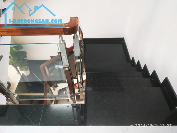 Cho nữ thuê Phòng trọ Q.Bình Thạnh, 25m2 mới đẹp, ban công, cửa sổ, hẻm 7m. Giá rẻ nhất kh - 5