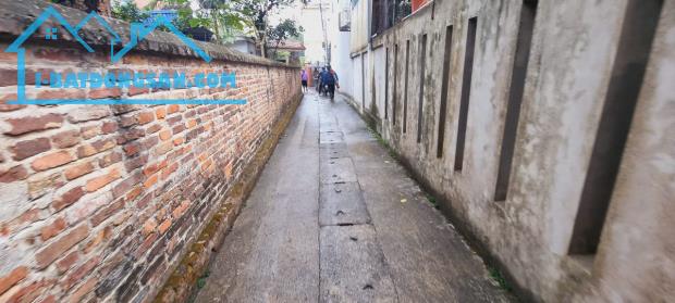 Tài chính nhỏ 2,3 tỷ. Thôn Đoài, Việt Hùng, cách thị trấn 1km. 44m2. - 2