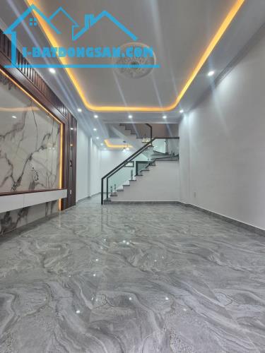 Bán nhà 3 tầng tai Cam Lộ Hùng  Vương , Hồng Bàng Giá 2ty25