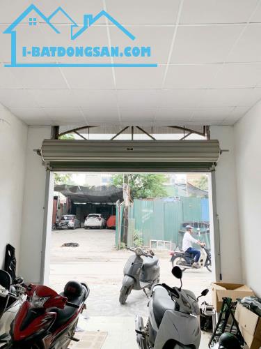 Cho thuê nhà ngõ 1151 Giải Phóng, 3 tầng, 4 ngủ, ô tô cont đỗ cửa