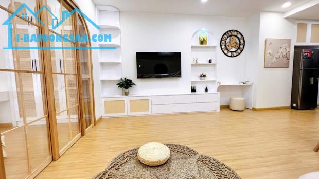 SIÊU PHẨM EM GÁI PHỐ HUẾ_HAI BÀ TRƯNG_TIẾP GIÁP HOÀN KIẾM