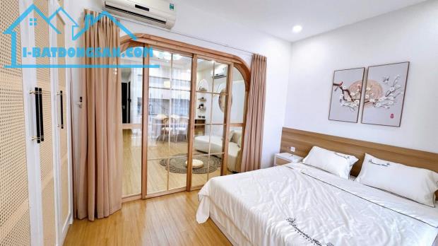 SIÊU PHẨM EM GÁI PHỐ HUẾ_HAI BÀ TRƯNG_TIẾP GIÁP HOÀN KIẾM - 2