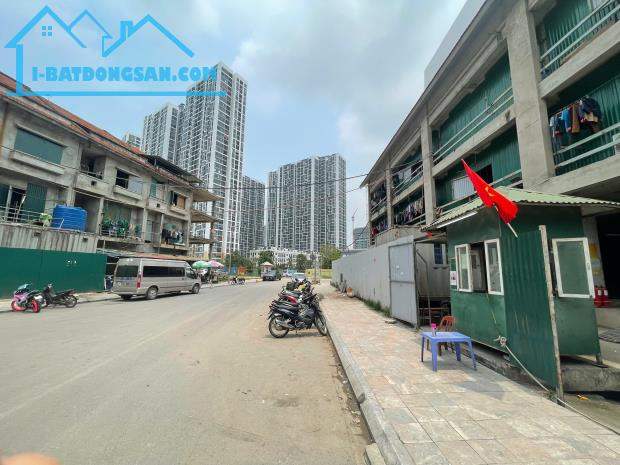 Bán Biệt thự Nam An Khánh 130 m2 4 tầng giá 40 tỷ vỉa hè, đường 20m dừng đỗ thoải mái