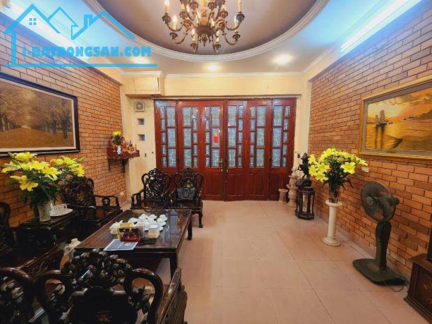 Phân lô Chùa Láng,sát phố, 2 thoáng,Ô tô, KD đỉnh,51m 4 tầng 4.6m mặt,Giá 15 tỷ 0796193699