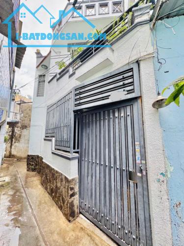 Bán nhà 1 sẹc Lý Thường Kiệt 30m2 hẻm 2,5m – Giá 4,15 Tỷ tl.